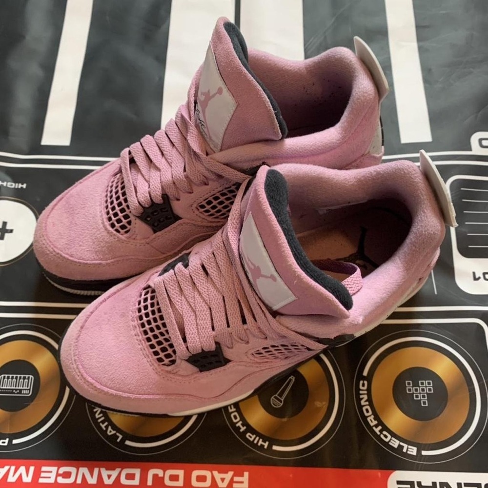 Jordan Pink Suede Retro 4 Sneakers - Picture 3 of 7